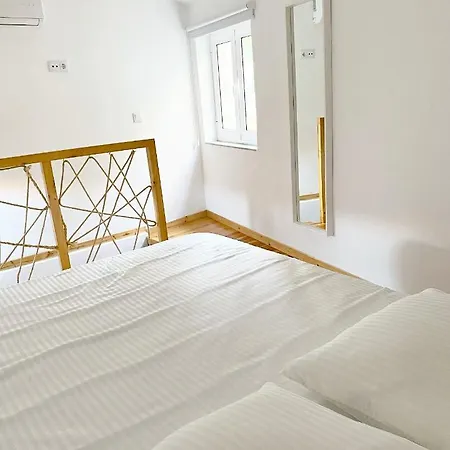 Апартаменты My Little - Charming House In Miragaia, Порту